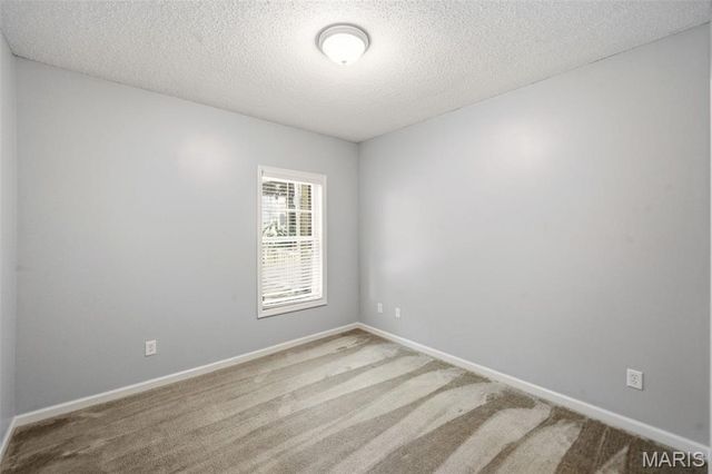 3414 E Lime Kiln A, St Charles, MO 63301