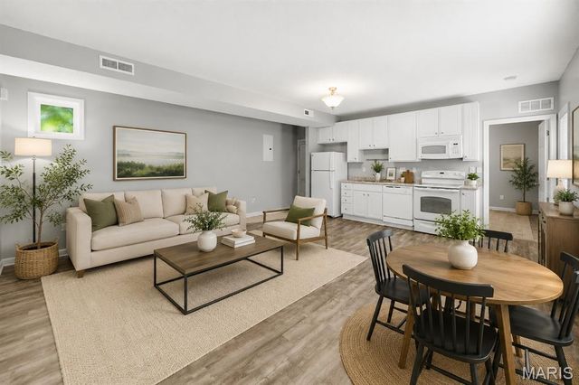 3414 E Lime Kiln A, St Charles, MO 63301