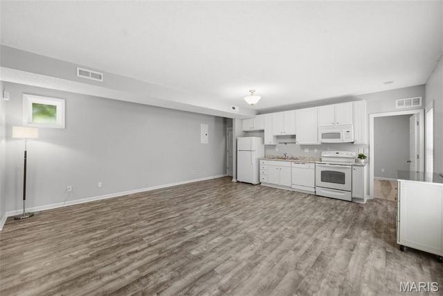 3414 E Lime Kiln A, St Charles, MO 63301