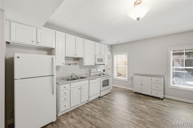 3414 E Lime Kiln A, St Charles, MO 63301