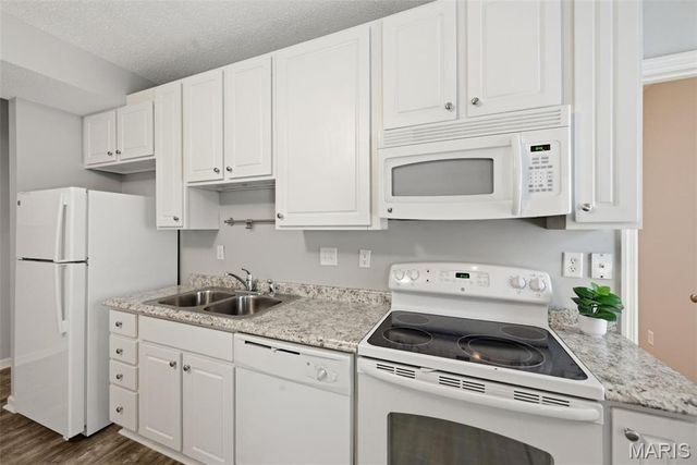 3414 E Lime Kiln A, St Charles, MO 63301