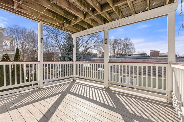 126 Harvey St 2, Cambridge, MA 02140