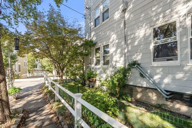 126 Harvey St 2, Cambridge, MA 02140