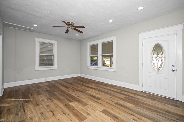 229 Woodview AVE, Norfolk, VA 23505