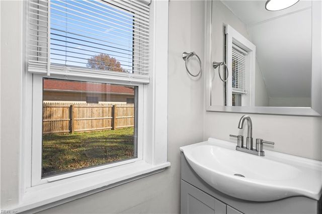 229 Woodview AVE, Norfolk, VA 23505