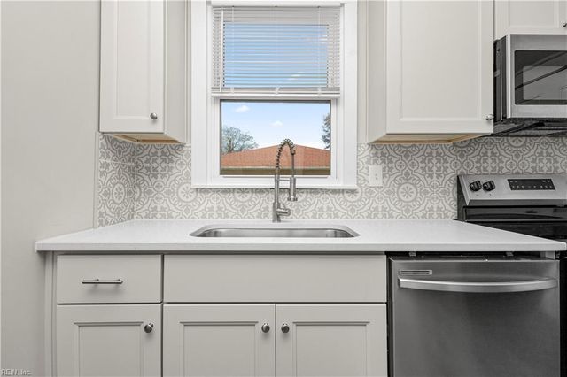 229 Woodview AVE, Norfolk, VA 23505