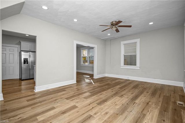 229 Woodview AVE, Norfolk, VA 23505