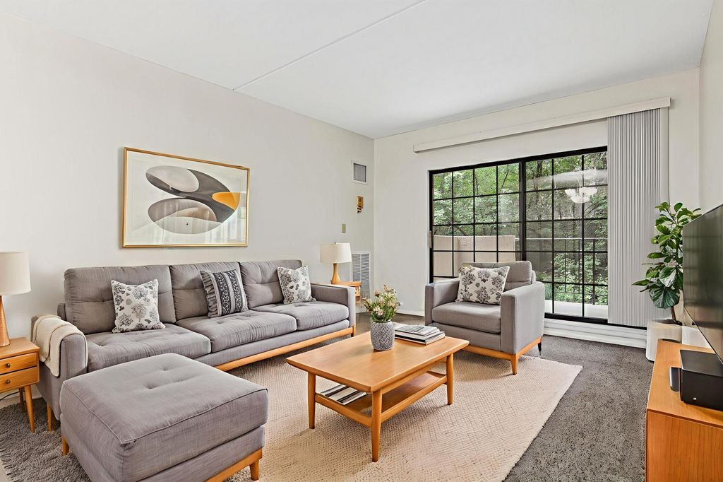 6710 Vernon Avenue S 107, Edina, MN 55436