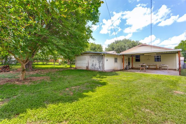 417 Marengo Street, Cleburne, TX 76033