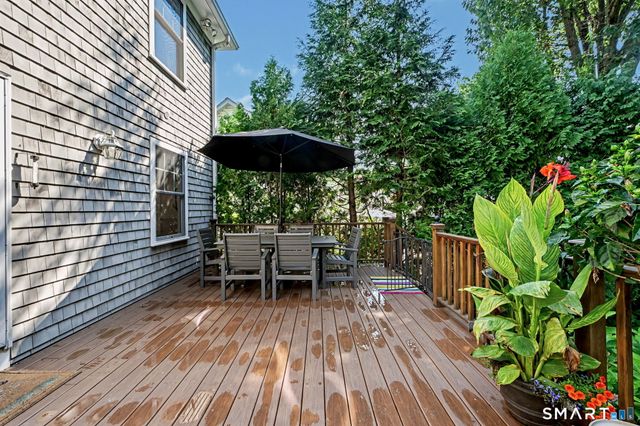 16 Dale Drive, Greenwich, CT 06831