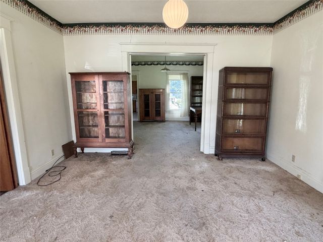 413 E 3rd Street S, Newton, IA 50208