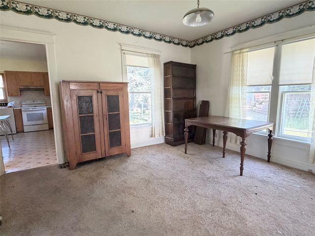 413 E 3rd Street S, Newton, IA 50208