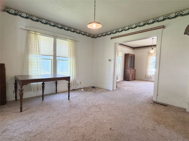 413 E 3rd Street S, Newton, IA 50208