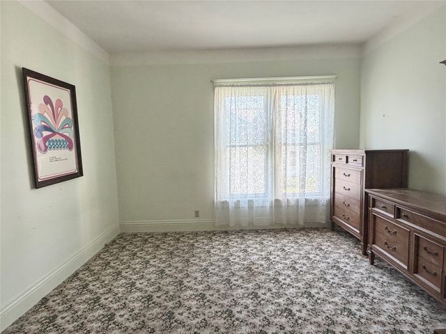 413 E 3rd Street S, Newton, IA 50208