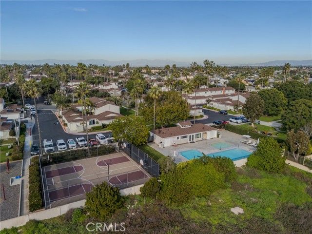21142 Surfwood, Huntington Beach, CA 92646