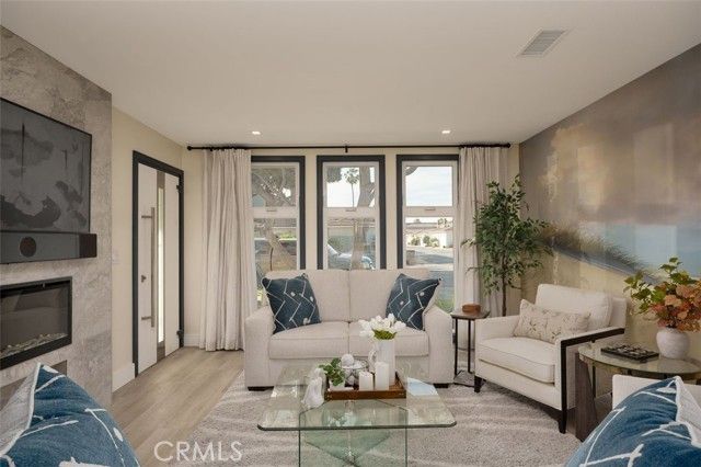 21142 Surfwood, Huntington Beach, CA 92646