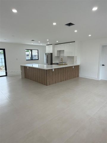 4872 NW 171st Ter, Miami Gardens, FL 33055