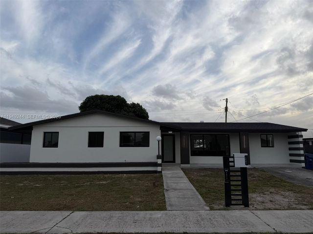 4872 NW 171st Ter, Miami Gardens, FL 33055