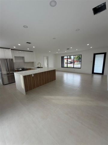 4872 NW 171st Ter, Miami Gardens, FL 33055