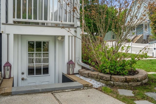 38 Hibbert St, Arlington, MA 02476