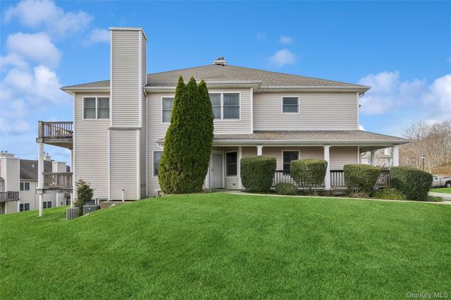 706 Willow Pond Drive, Riverhead, NY 11901