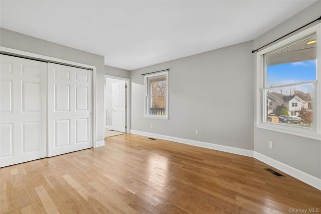 706 Willow Pond Drive, Riverhead, NY 11901