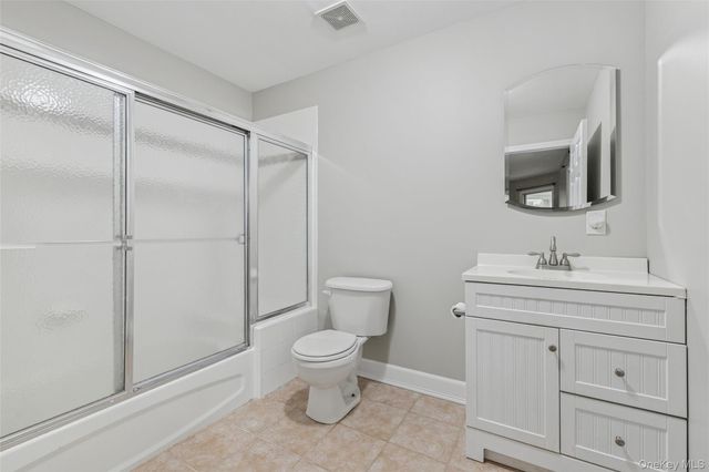 706 Willow Pond Drive, Riverhead, NY 11901