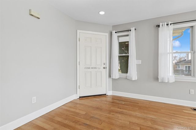 706 Willow Pond Drive, Riverhead, NY 11901