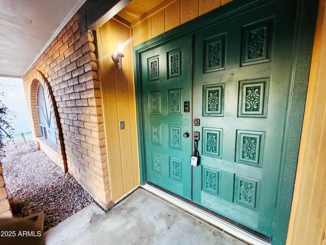 2926 S Emerson Street, Mesa, AZ 85210