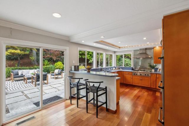 3481 La Mesa Drive, San Carlos, CA 94070
