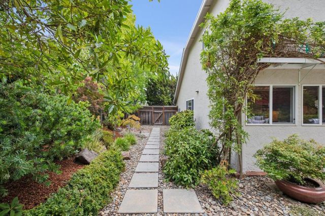 3481 La Mesa Drive, San Carlos, CA 94070