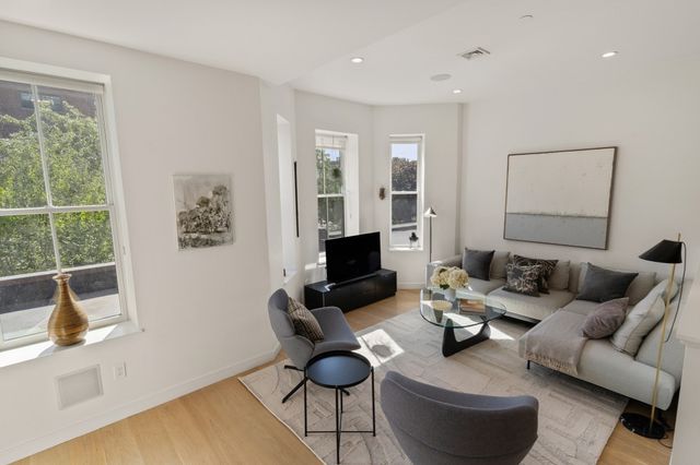 429 Columbus Ave 2, Boston, MA 02116