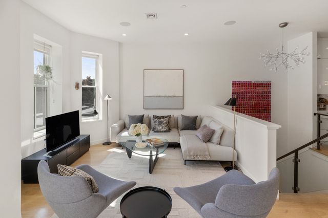 429 Columbus Ave 2, Boston, MA 02116