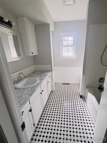 126 SW 6th Street, Checotah, OK 74426