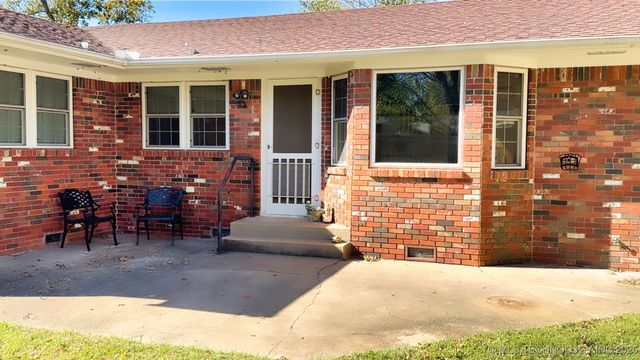 126 SW 6th Street, Checotah, OK 74426