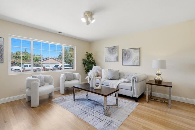 430 Garden Street, East Palo Alto, CA 94303