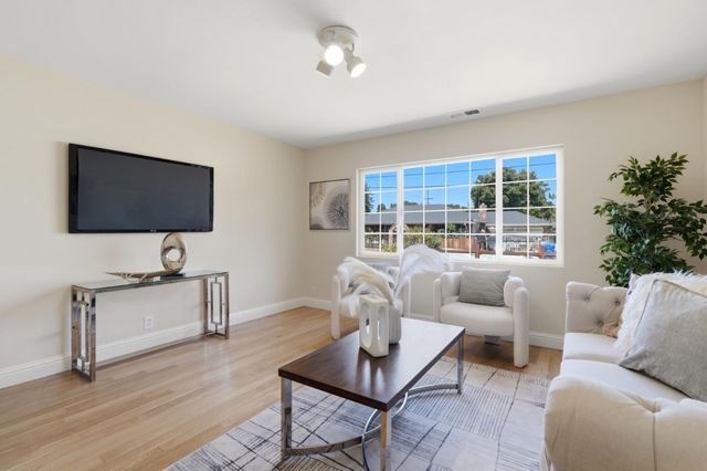 430 Garden Street, East Palo Alto, CA 94303