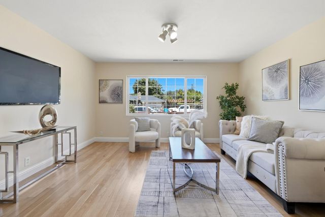 430 Garden Street, East Palo Alto, CA 94303