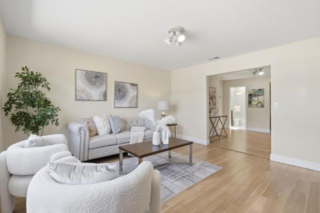 430 Garden Street, East Palo Alto, CA 94303