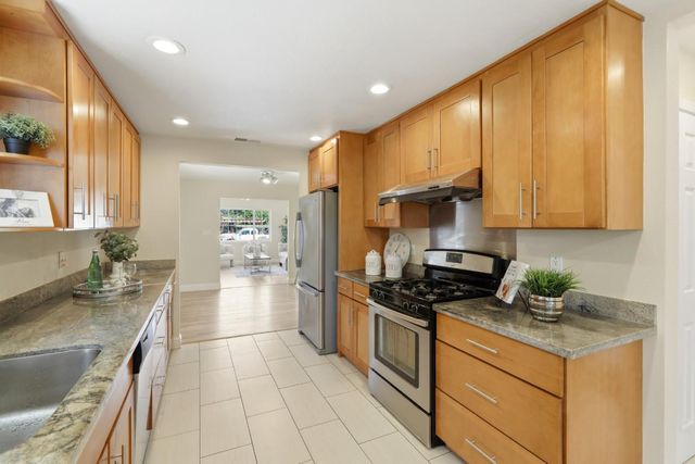 430 Garden Street, East Palo Alto, CA 94303