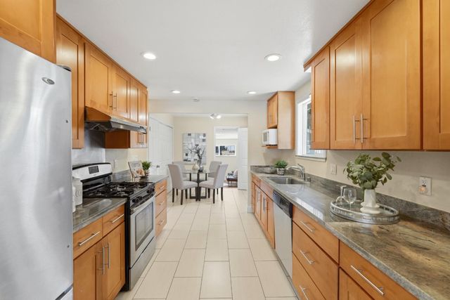 430 Garden Street, East Palo Alto, CA 94303