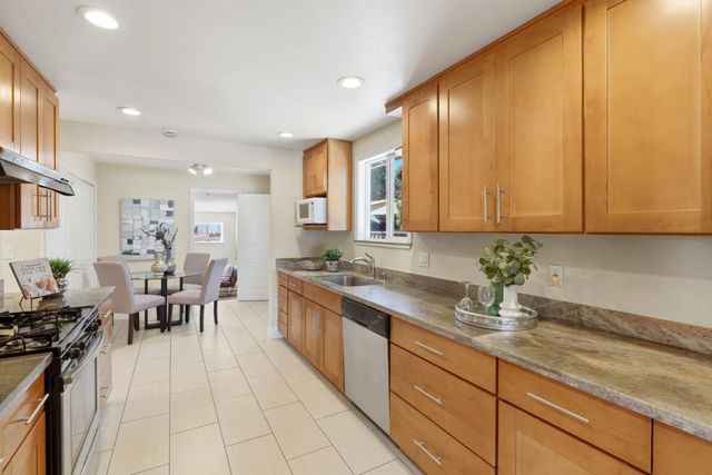 430 Garden Street, East Palo Alto, CA 94303