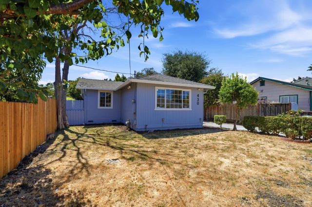 430 Garden Street, East Palo Alto, CA 94303