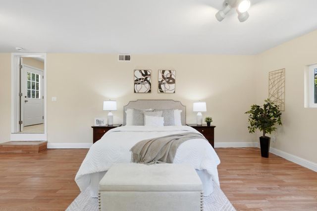 430 Garden Street, East Palo Alto, CA 94303