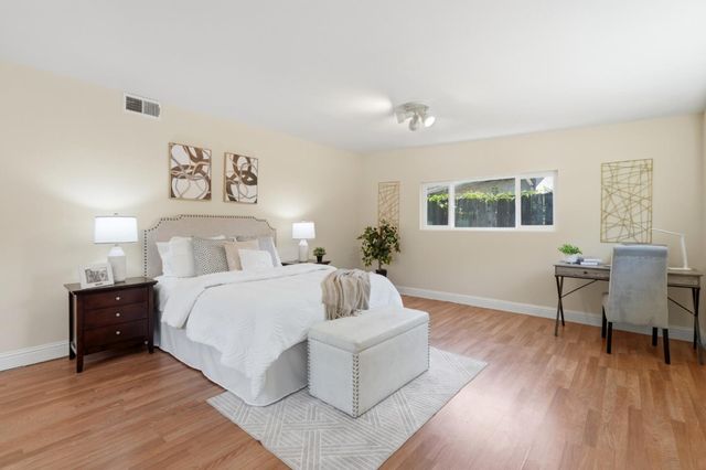 430 Garden Street, East Palo Alto, CA 94303