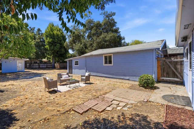 430 Garden Street, East Palo Alto, CA 94303