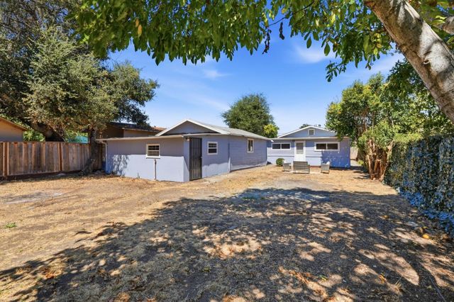 430 Garden Street, East Palo Alto, CA 94303