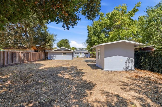 430 Garden Street, East Palo Alto, CA 94303