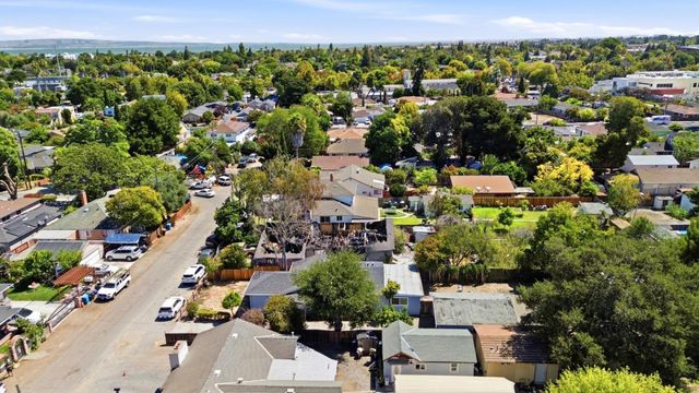 430 Garden Street, East Palo Alto, CA 94303