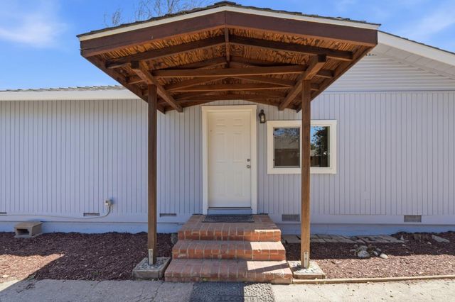 430 Garden Street, East Palo Alto, CA 94303